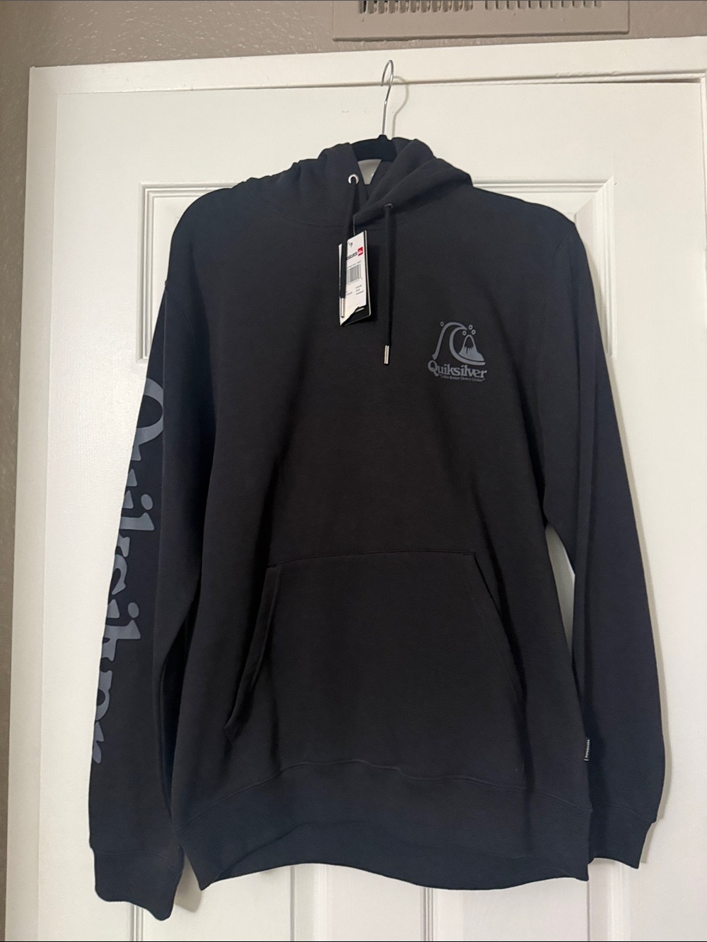 Quiksilver Black Pullover Hoodie with Chest Logo